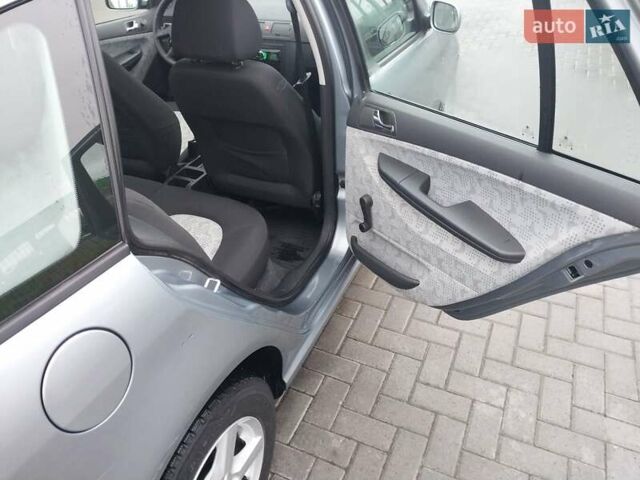 Сірий Шкода Фабія, об'ємом двигуна 1.39 л та пробігом 277 тис. км за 4400 $, фото 20 на Automoto.ua