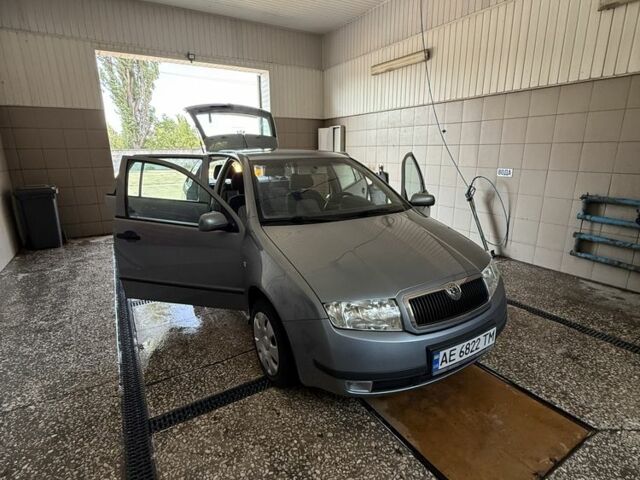 Сірий Шкода Фабія, об'ємом двигуна 1.4 л та пробігом 225 тис. км за 3900 $, фото 5 на Automoto.ua