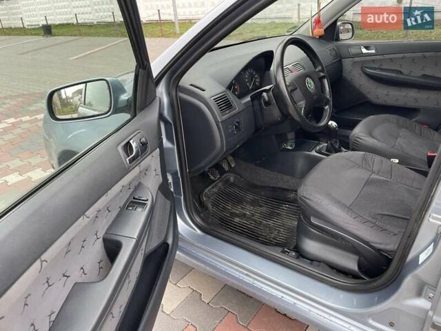 Серый Шкода Фабия, объемом двигателя 1.4 л и пробегом 243 тыс. км за 3000 $, фото 9 на Automoto.ua