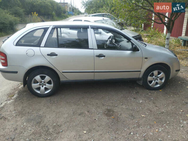 Серый Шкода Фабия, объемом двигателя 1.2 л и пробегом 276 тыс. км за 2700 $, фото 1 на Automoto.ua