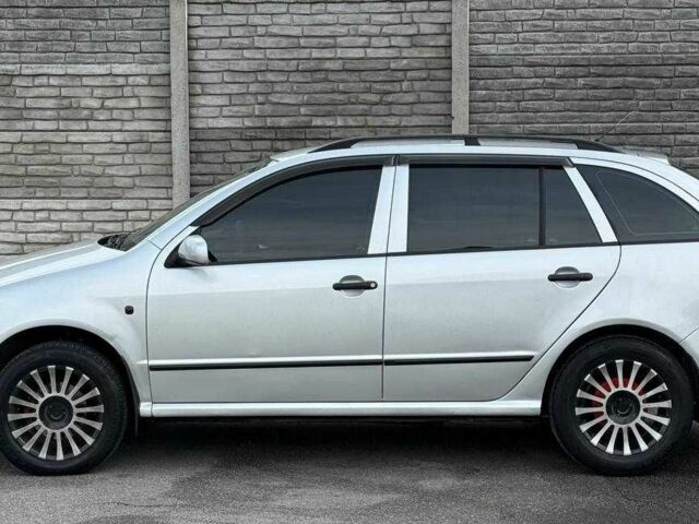 Шкода Фабія 2004 у Дніпро (Дніпропетровську) на Automoto.ua Сірий Шкода Фабія, об'ємом двигуна 1.4 л та пробігом 192 тис. км за 4200 $, фото 4 на Automoto.ua
