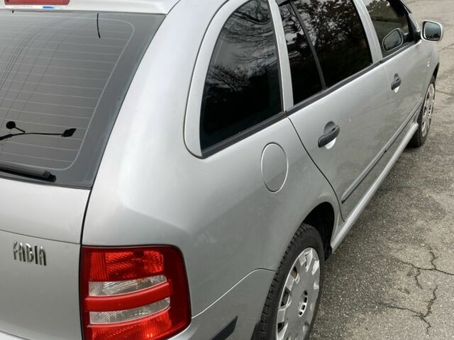 Серый Шкода Фабия, объемом двигателя 1.4 л и пробегом 243 тыс. км за 4600 $, фото 6 на Automoto.ua
