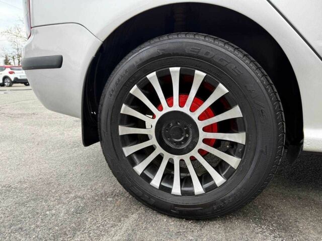 Шкода Фабія 2004 у Дніпро (Дніпропетровську) на Automoto.ua Сірий Шкода Фабія, об'ємом двигуна 1.4 л та пробігом 192 тис. км за 4200 $, фото 14 на Automoto.ua