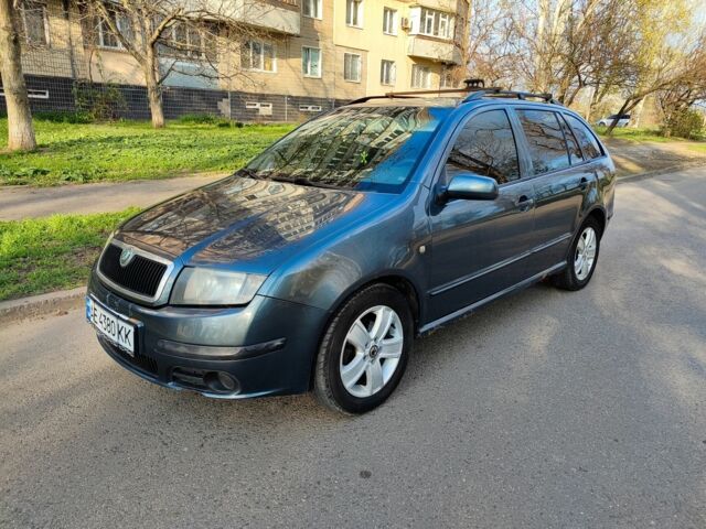 Серый Шкода Фабия, объемом двигателя 1.4 л и пробегом 220 тыс. км за 3600 $, фото 2 на Automoto.ua