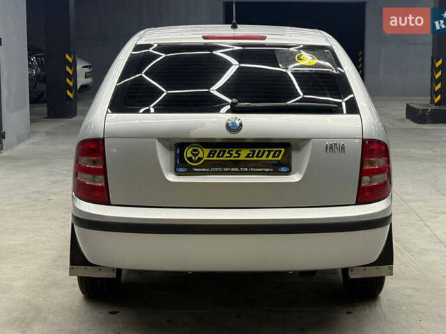 Серый Шкода Фабия, объемом двигателя 1.39 л и пробегом 178 тыс. км за 5100 $, фото 4 на Automoto.ua