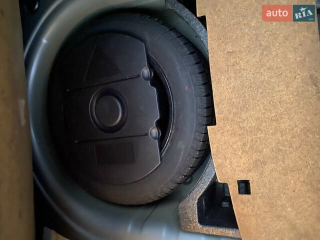 Серый Шкода Фабия, объемом двигателя 1.4 л и пробегом 206 тыс. км за 3650 $, фото 9 на Automoto.ua