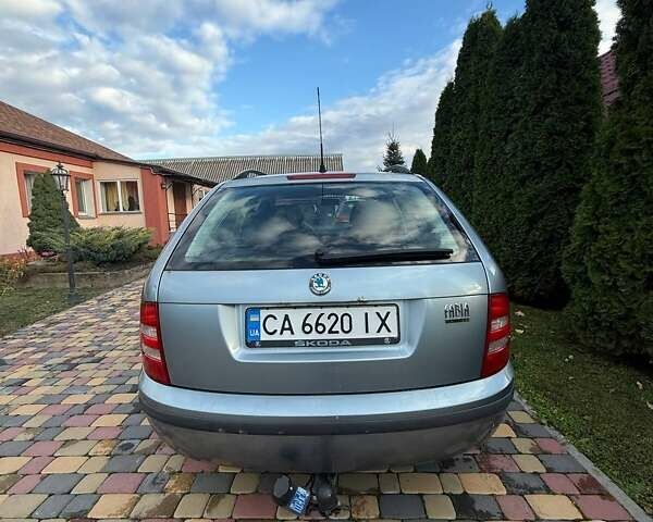 Шкода Фабия 2004 в Черкассах на Automoto.ua Серый Шкода Фабия, объемом двигателя 1.4 л и пробегом 268 тыс. км за 3500 $, фото 4 на Automoto.ua
