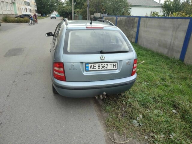 Серый Шкода Фабия, объемом двигателя 1.4 л и пробегом 170 тыс. км за 3300 $, фото 4 на Automoto.ua