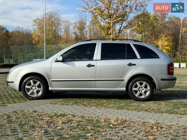 Шкода Фабия 2004 в Харькове на Automoto.ua Серый Шкода Фабия, объемом двигателя 1.39 л и пробегом 180 тыс. км за 4250 $, фото 4 на Automoto.ua