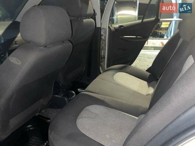 Сірий Шкода Фабія, об'ємом двигуна 1.4 л та пробігом 259 тис. км за 3650 $, фото 6 на Automoto.ua