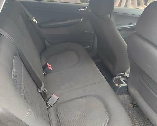 Сірий Шкода Фабія, об'ємом двигуна 1.39 л та пробігом 204 тис. км за 3500 $, фото 13 на Automoto.ua