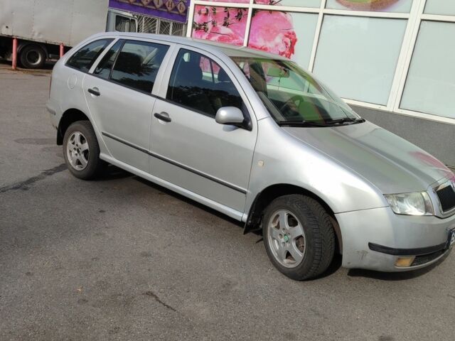 Серый Шкода Фабия, объемом двигателя 1.4 л и пробегом 274 тыс. км за 3600 $, фото 1 на Automoto.ua