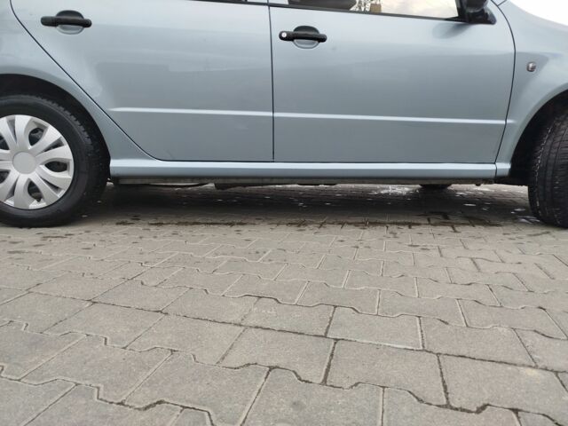 Серый Шкода Фабия, объемом двигателя 1.4 л и пробегом 196 тыс. км за 4200 $, фото 6 на Automoto.ua