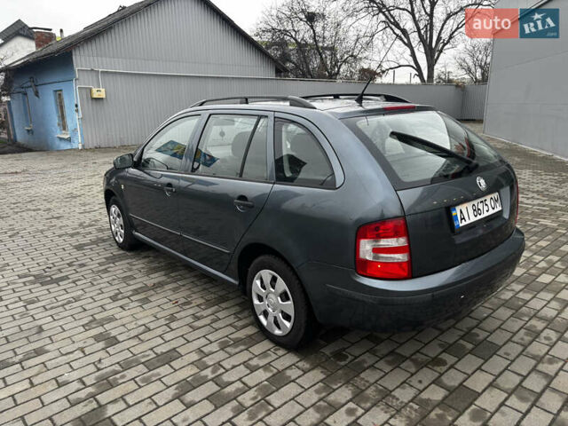Серый Шкода Фабия, объемом двигателя 1.4 л и пробегом 322 тыс. км за 3700 $, фото 6 на Automoto.ua