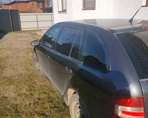 Серый Шкода Фабия, объемом двигателя 1.9 л и пробегом 350 тыс. км за 2900 $, фото 2 на Automoto.ua