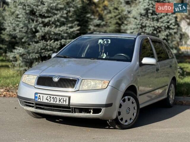 Сірий Шкода Фабія, об'ємом двигуна 1.39 л та пробігом 242 тис. км за 3900 $, фото 2 на Automoto.ua