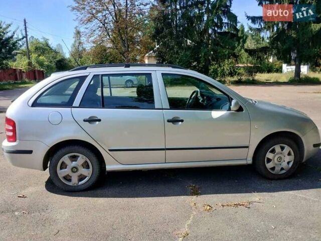 Сірий Шкода Фабія, об'ємом двигуна 1.39 л та пробігом 244 тис. км за 3950 $, фото 4 на Automoto.ua