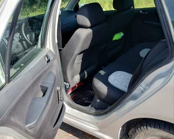 Сірий Шкода Фабія, об'ємом двигуна 1.39 л та пробігом 244 тис. км за 3950 $, фото 14 на Automoto.ua