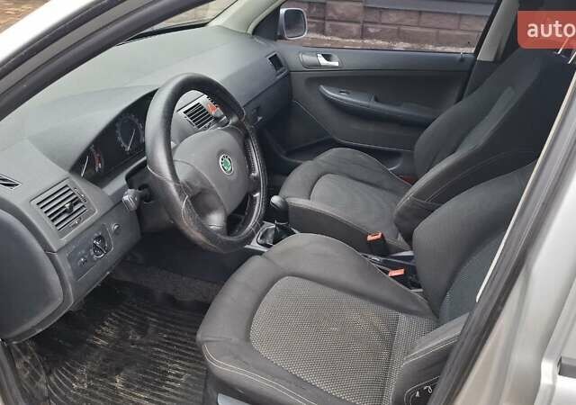 Серый Шкода Фабия, объемом двигателя 1.39 л и пробегом 238 тыс. км за 2700 $, фото 4 на Automoto.ua