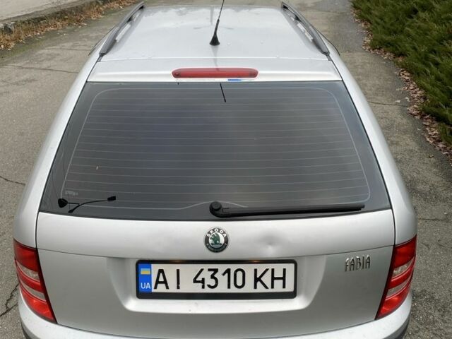 Серый Шкода Фабия, объемом двигателя 1.4 л и пробегом 243 тыс. км за 4600 $, фото 4 на Automoto.ua