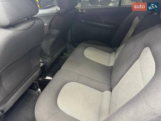 Серый Шкода Фабия, объемом двигателя 1.39 л и пробегом 178 тыс. км за 5100 $, фото 11 на Automoto.ua