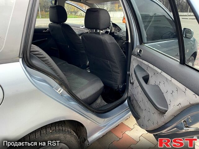 Сірий Шкода Фабія, об'ємом двигуна 1.4 л та пробігом 250 тис. км за 3200 $, фото 9 на Automoto.ua