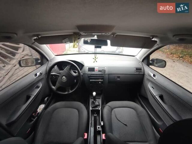 Сірий Шкода Фабія, об'ємом двигуна 1.39 л та пробігом 204 тис. км за 3500 $, фото 8 на Automoto.ua