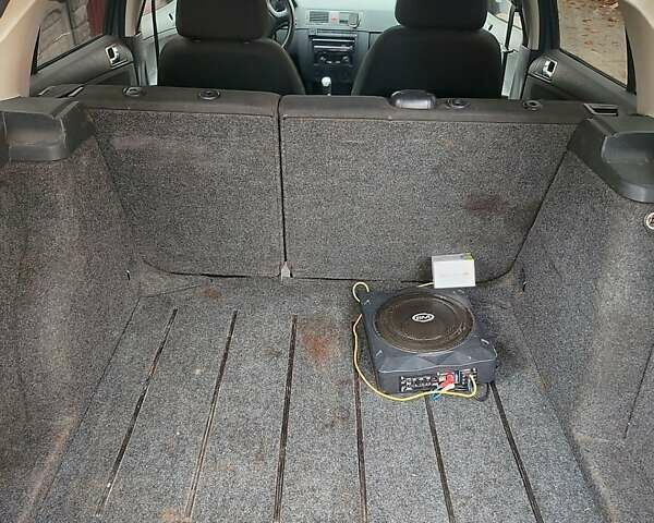 Сірий Шкода Фабія, об'ємом двигуна 1.39 л та пробігом 204 тис. км за 3500 $, фото 15 на Automoto.ua