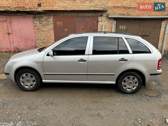 Серый Шкода Фабия, объемом двигателя 1.39 л и пробегом 208 тыс. км за 3999 $, фото 6 на Automoto.ua