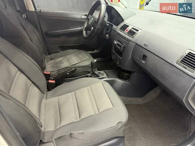 Серый Шкода Фабия, объемом двигателя 1.39 л и пробегом 178 тыс. км за 5100 $, фото 14 на Automoto.ua