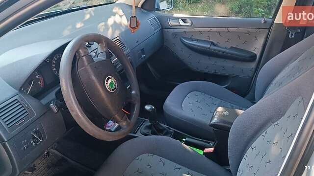 Сірий Шкода Фабія, об'ємом двигуна 1.39 л та пробігом 220 тис. км за 3500 $, фото 6 на Automoto.ua