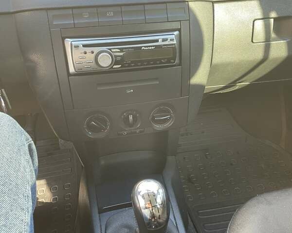 Серый Шкода Фабия, объемом двигателя 1.39 л и пробегом 207 тыс. км за 4300 $, фото 14 на Automoto.ua