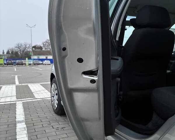 Серый Шкода Фабия, объемом двигателя 1.39 л и пробегом 256 тыс. км за 4200 $, фото 25 на Automoto.ua