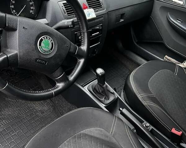 Сірий Шкода Фабія, об'ємом двигуна 1.39 л та пробігом 175 тис. км за 4200 $, фото 8 на Automoto.ua