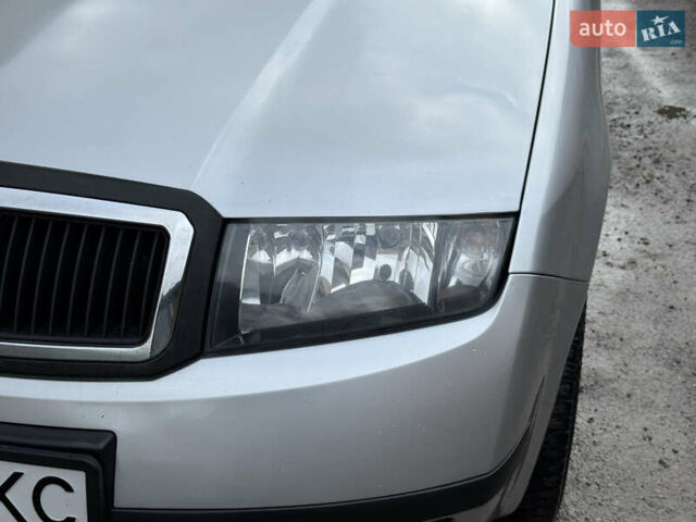 Серый Шкода Фабия, объемом двигателя 1.39 л и пробегом 208 тыс. км за 3999 $, фото 4 на Automoto.ua