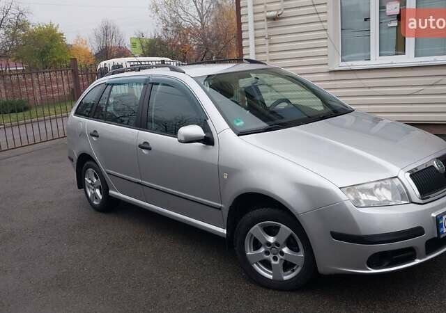 Сірий Шкода Фабія, об'ємом двигуна 1.39 л та пробігом 163 тис. км за 5750 $, фото 4 на Automoto.ua