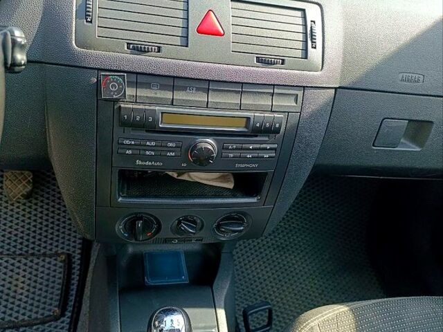 Сірий Шкода Фабія, об'ємом двигуна 14 л та пробігом 278 тис. км за 4300 $, фото 7 на Automoto.ua