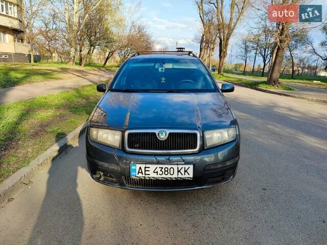 Сірий Шкода Фабія, об'ємом двигуна 1.39 л та пробігом 204 тис. км за 3500 $, фото 1 на Automoto.ua