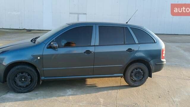 Сірий Шкода Фабія, об'ємом двигуна 1.2 л та пробігом 285 тис. км за 3300 $, фото 3 на Automoto.ua