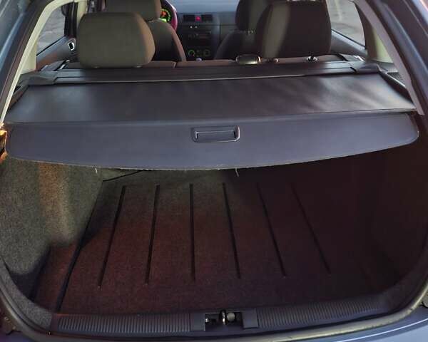 Серый Шкода Фабия, объемом двигателя 1.4 л и пробегом 202 тыс. км за 3750 $, фото 9 на Automoto.ua