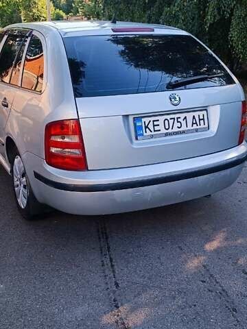 Сірий Шкода Фабія, об'ємом двигуна 1.39 л та пробігом 220 тис. км за 3500 $, фото 3 на Automoto.ua