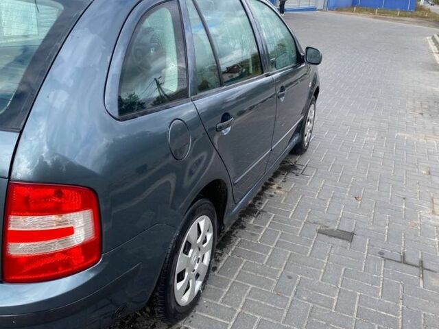 Серый Шкода Фабия, объемом двигателя 1.4 л и пробегом 200 тыс. км за 3450 $, фото 5 на Automoto.ua