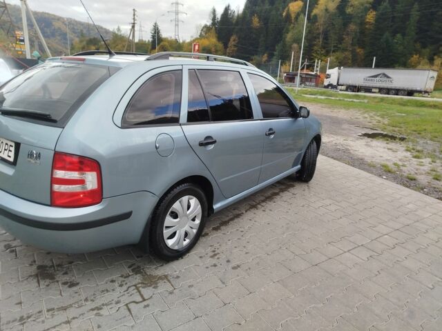 Серый Шкода Фабия, объемом двигателя 1.4 л и пробегом 196 тыс. км за 4200 $, фото 2 на Automoto.ua