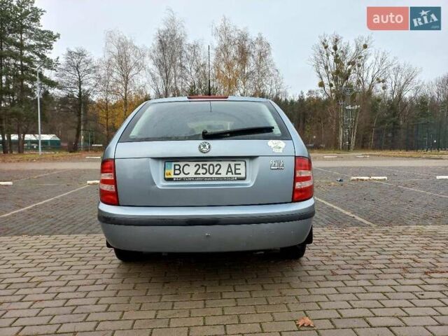 Серый Шкода Фабия, объемом двигателя 1.2 л и пробегом 220 тыс. км за 3500 $, фото 2 на Automoto.ua