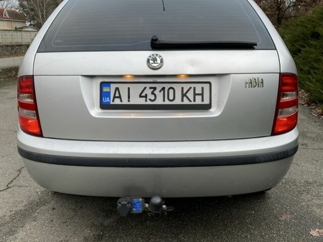 Серый Шкода Фабия, объемом двигателя 1.4 л и пробегом 243 тыс. км за 4600 $, фото 5 на Automoto.ua