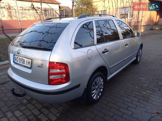 Серый Шкода Фабия, объемом двигателя 1.39 л и пробегом 220 тыс. км за 4250 $, фото 2 на Automoto.ua