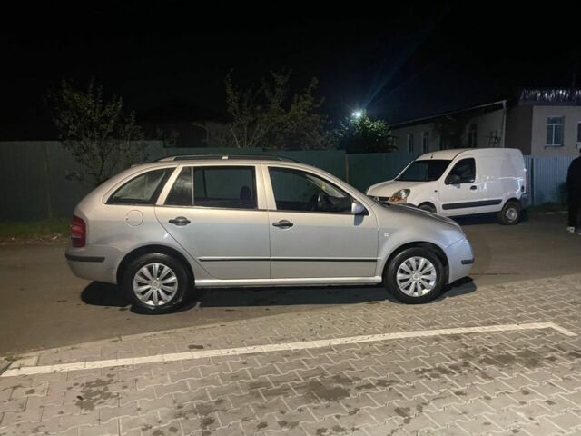 Серый Шкода Фабия, объемом двигателя 1.4 л и пробегом 259 тыс. км за 3650 $, фото 1 на Automoto.ua