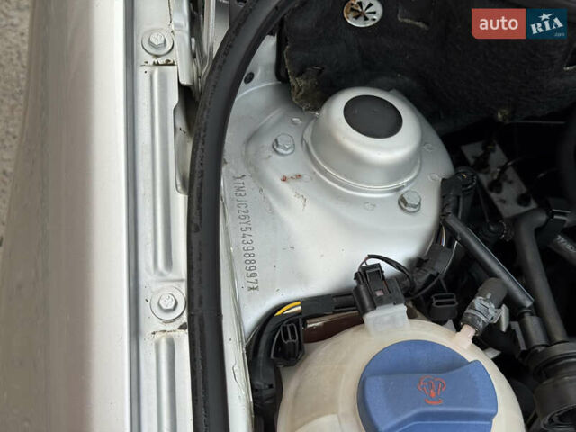 Серый Шкода Фабия, объемом двигателя 1.39 л и пробегом 208 тыс. км за 3999 $, фото 36 на Automoto.ua