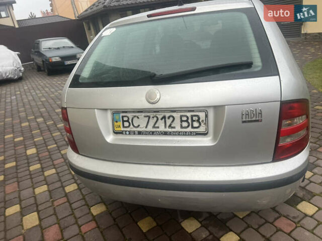 Сірий Шкода Фабія, об'ємом двигуна 1.2 л та пробігом 250 тис. км за 2450 $, фото 10 на Automoto.ua