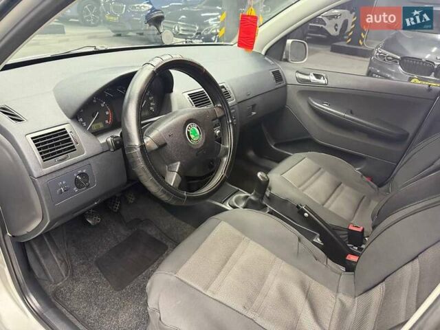 Серый Шкода Фабия, объемом двигателя 1.39 л и пробегом 178 тыс. км за 5100 $, фото 8 на Automoto.ua